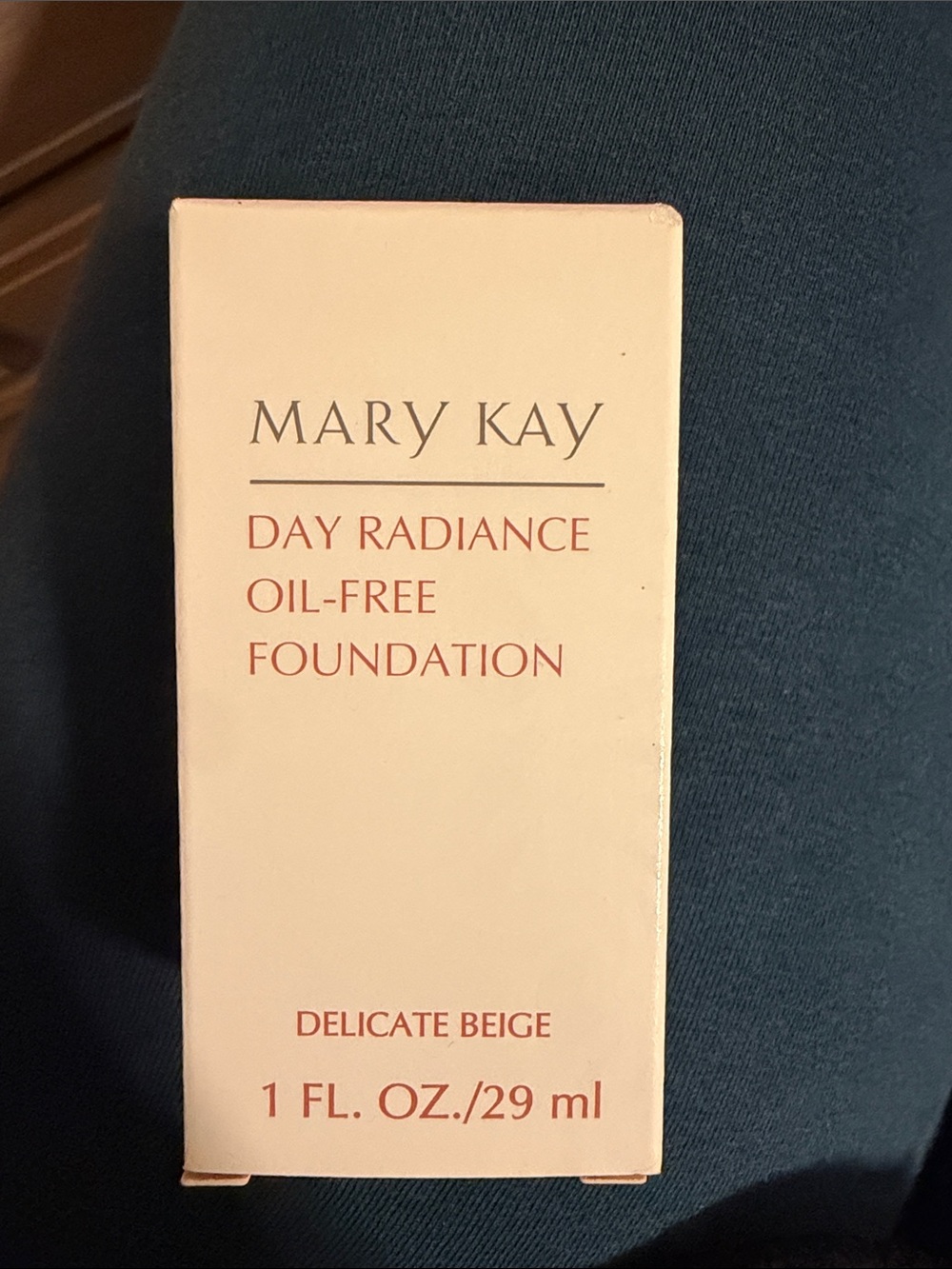 Mary Kay Day Radiance Oil-Free Foundation — Delicate Beige